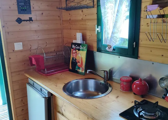 La Roulotte De Mary Campsite